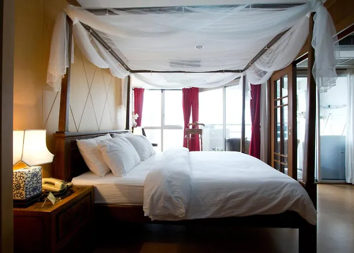 1br With Pool Gym Near Bts Phrom Phong Бангкок