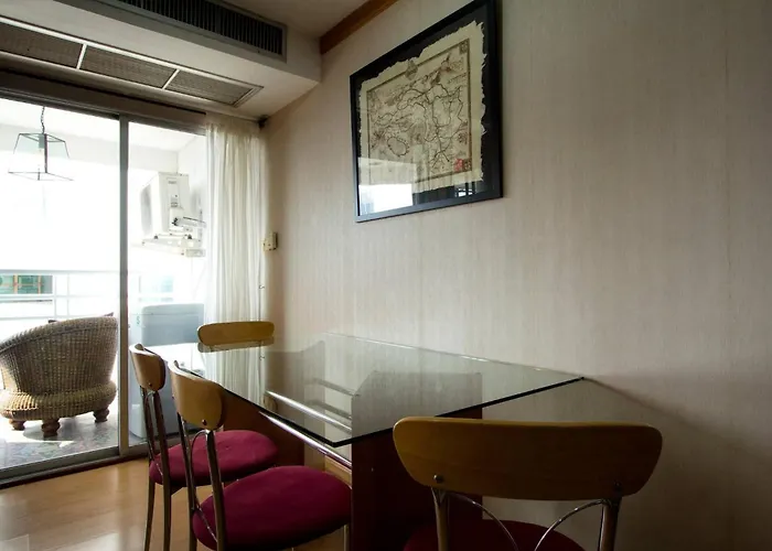 1br With Pool Gym Near Bts Phrom Phong